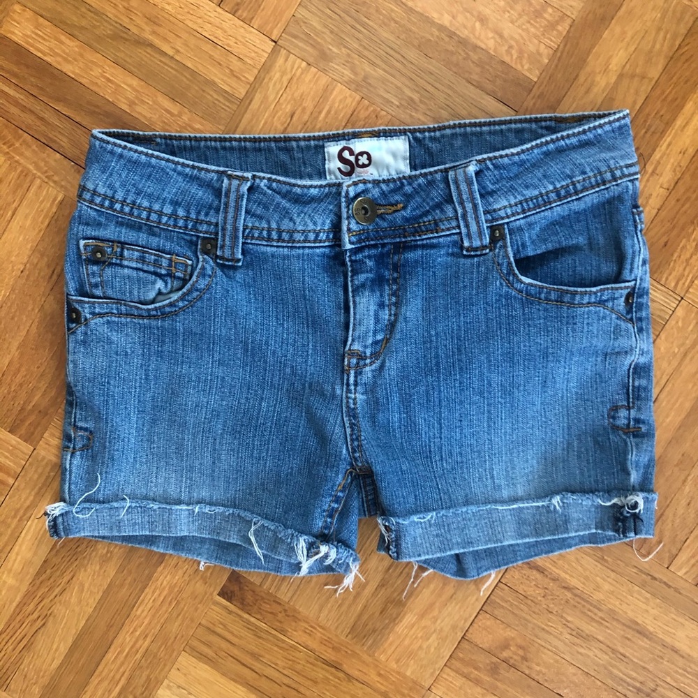SO Sz 1 Average Sexy Booty Cuffed Short Shorts